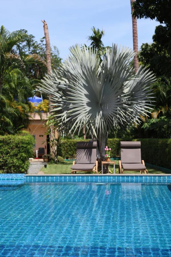 Filou Golf Pool Access 29 67 * Koh Chang